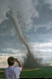 Nonton Film In the Eye of the Storm: Chasers Season 1 Episode 2 Terbaru